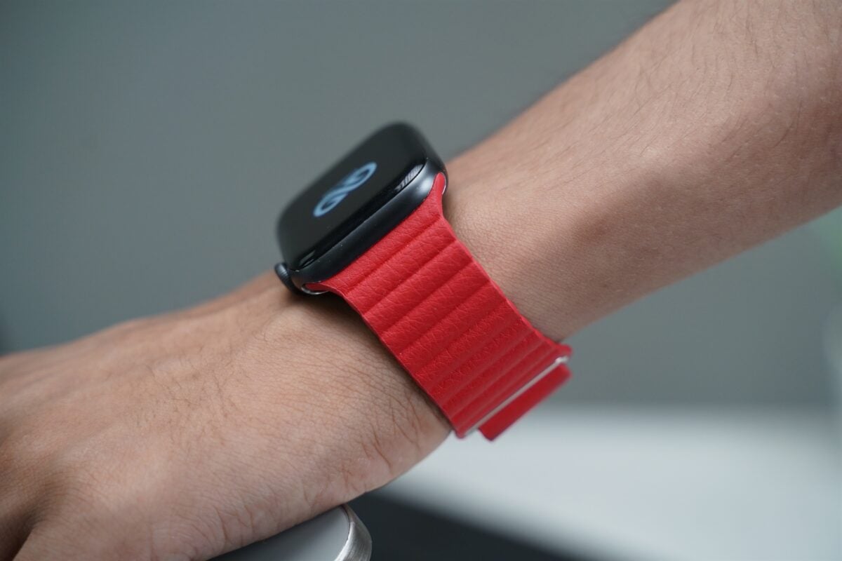 Blood Red Magnetic Leather Loop for Apple Watch 44MM 45MM 46MM Series 4 5 6 7 8 9 10 SE SE 2 Gen 23 Blood Red Magnetic Leather Loop for Apple Watch 44MM 45MM 46MM Series 4 5 6 7 8 9 10 SE SE 2 Gen