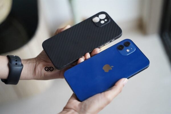 Carbon finish Ultra Thin Slim Case for iPhone 12 - Image 4