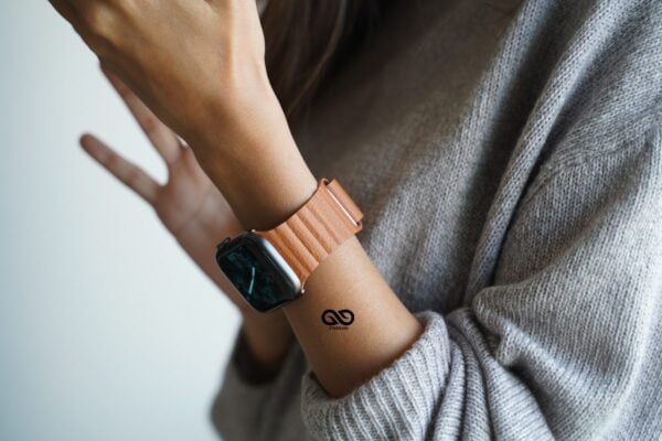 Saddle Tan Magnetic Leather Loop for Apple Watch 42MM 41MM 40MM Series 4 5 6 7 8 9 10 SE SE 2 Gen - Image 8