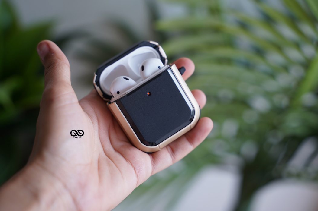 Gold Defender Airpods 1/2 Case 1 Gold Defender Airpods 1/2 Case