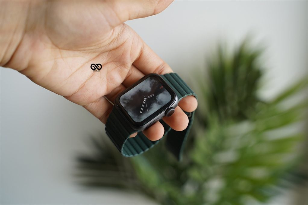 Pine Green Magnetic Leather Loop for Apple Watch 42MM 41MM 40MM Series 4 5 6 7 8 9 10 SE SE 2 Gen 24 Pine Green Magnetic Leather Loop for Apple Watch 42MM 41MM 40MM Series 4 5 6 7 8 9 10 SE SE 2 Gen