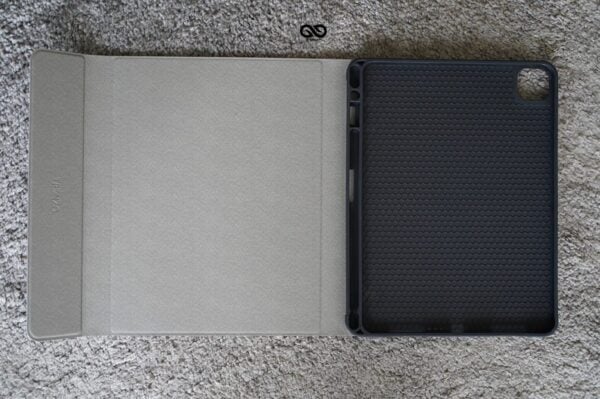 iPad Air 4 Smart Keyboard Case with touch pad - Image 24
