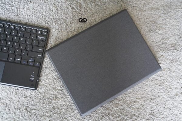 iPad Air 4 Smart Keyboard Case with touch pad - Image 4