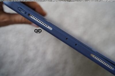 iPad 10.2 2019/2020 Blue Leather Case with transparent back 32 iPad 10.2 2019/2020 Blue Leather Case with transparent back