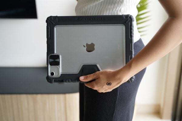 iPad Air 11 (M2 Chip) 2024, Air4/Air 5 (10.9 inch) 2020/2022 Black Bumper leather Case with transparent back and camera shutter - Image 5