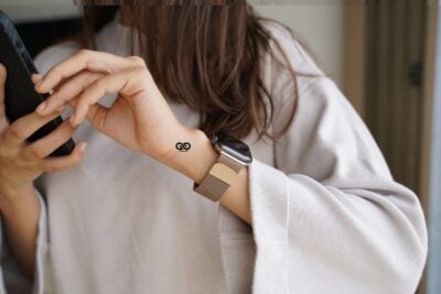 Milanese Magnetic Metal Loop strap for Apple Watch 42MM 41MM 40MM Series 4 5 6 7 8 9 10 SE SE 2 Gen