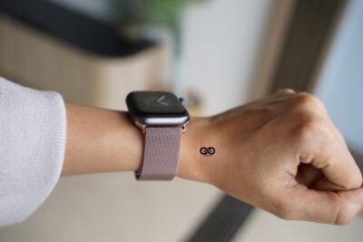 Milanese Magnetic Metal Loop strap for Apple Watch 42MM 41MM 40MM Series 4 5 6 7 8 9 10 SE SE 2 Gen