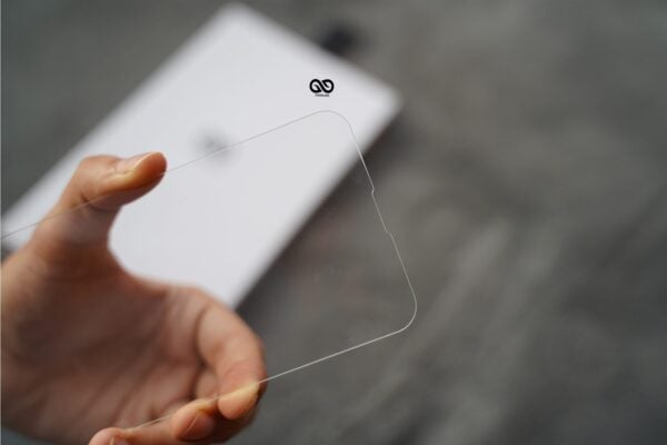 Case Friendly 0.3 mm Tempered Glass - Image 12