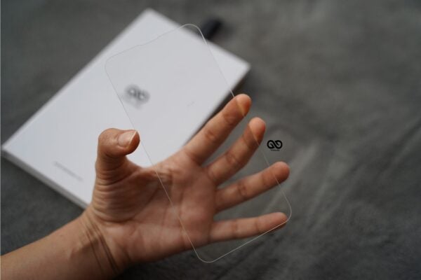 Case Friendly 0.3 mm Tempered Glass - Image 16