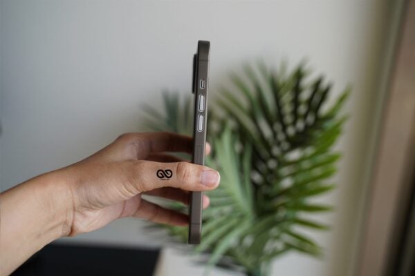 Gradient Black Ultra Thin Case for iPhone 13 - Image 7