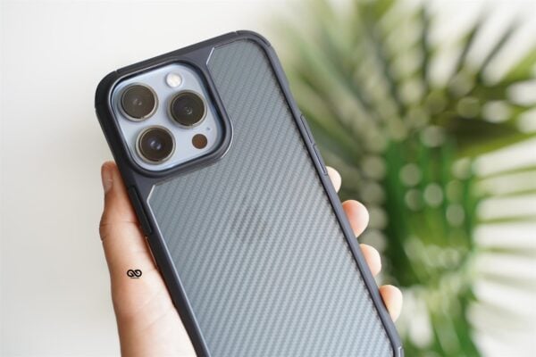 Carbon Defender Case for iPhone 13 Pro Max - Image 4