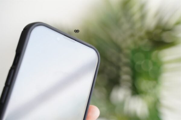 Carbon Defender Case for iPhone 13 Pro Max - Image 9