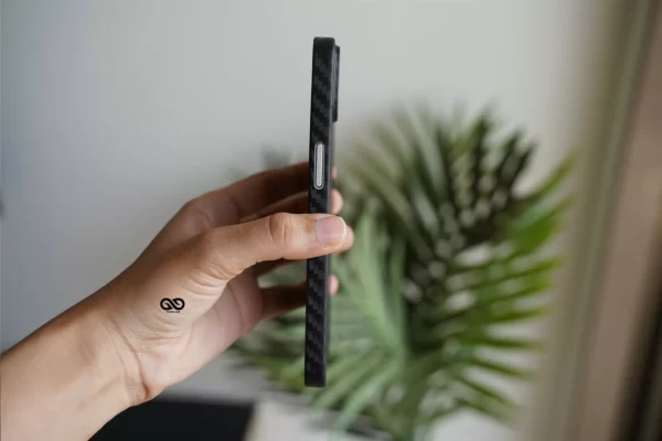 Carbon Ultra Thin Case for iPhone 13 - Image 12
