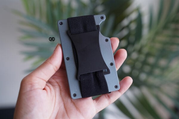 Minimal Card Holder with Cash Strap - Image 41
