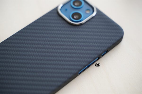 Real Aramid Carbon Fiber Case for iPhone 13 Mini - Image 3
