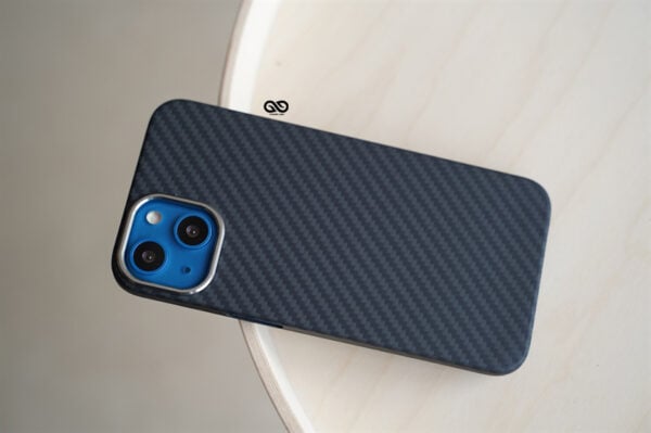 Real Aramid Carbon Fiber Case for iPhone 13 Mini - Image 4