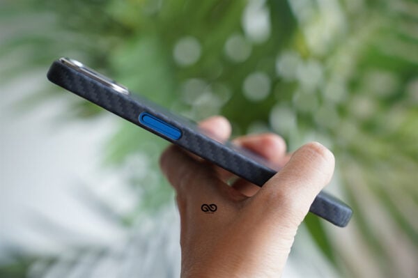 Real Aramid Carbon Fiber Case for iPhone 13 Mini - Image 8