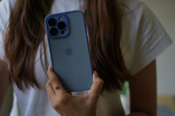 Transparent Case with Colored Border and Camera Lens Protector - Image 11