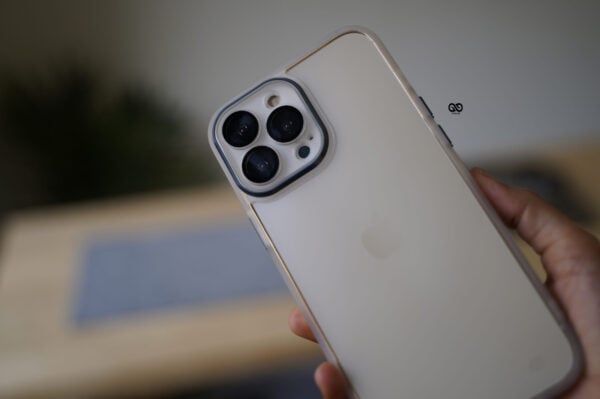 Transparent Case with Colored Border and Camera Lens Protector - Image 102