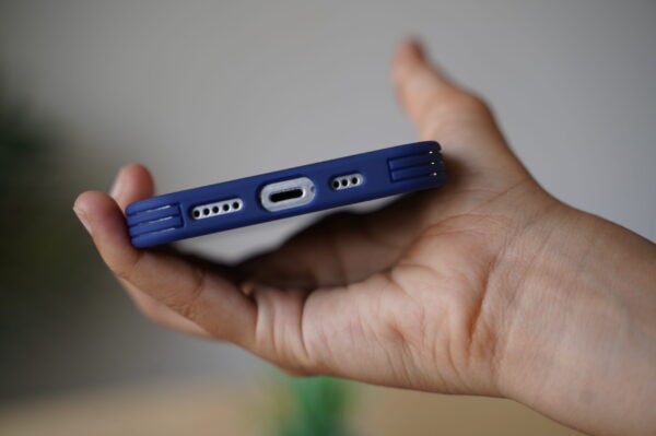 Transparent Case with Colored Border and Camera Lens Protector - Image 107