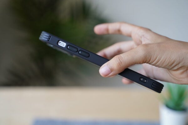 Transparent Case with Colored Border and Camera Lens Protector - Image 29