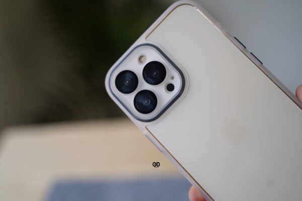 Transparent Case with Colored Border and Camera Lens Protector - Image 36
