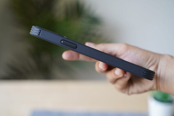 Transparent Case with Colored Border and Camera Lens Protector - Image 43