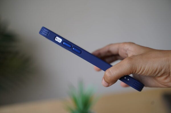 Transparent Case with Colored Border and Camera Lens Protector - Image 51