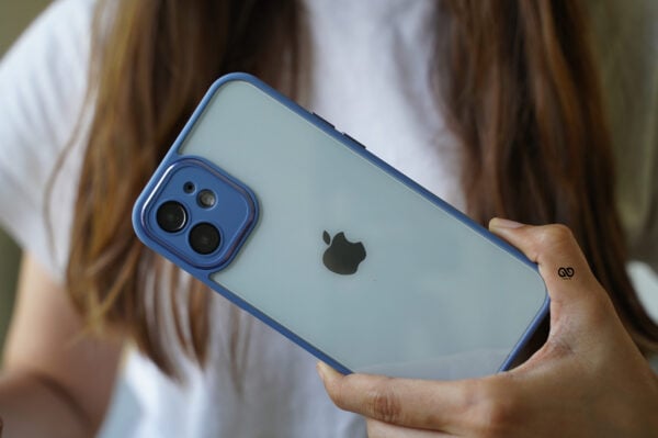 Transparent Case with Colored Border and Camera Lens Protector - Image 63