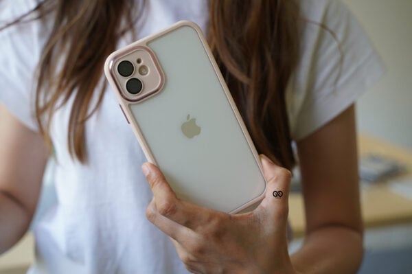 Transparent Case with Colored Border and Camera Lens Protector - Image 67