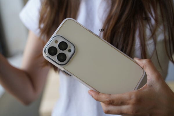Transparent Case with Colored Border and Camera Lens Protector - Image 72