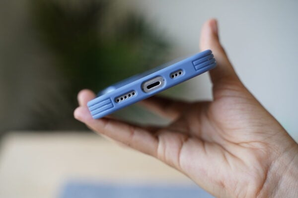 Transparent Case with Colored Border and Camera Lens Protector - Image 10