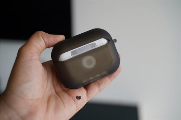 Rugged Translucent Airpods Pro Case - Image 17