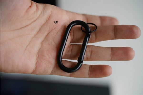Rugged Translucent Airpods Pro Case - Image 4