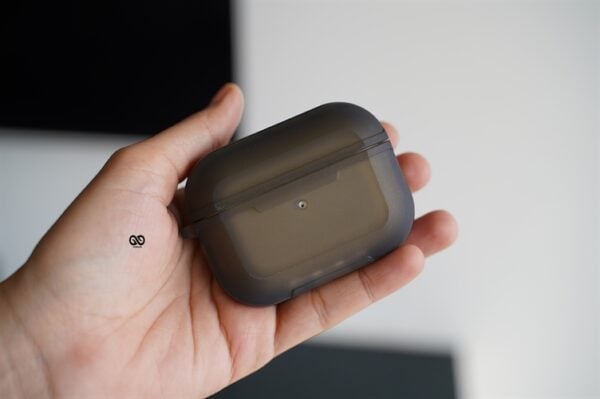 Rugged Translucent Airpods Pro Case - Image 6