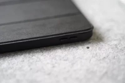 Ultra Hybrid iPad Case