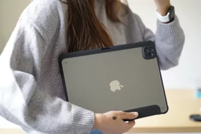 Ultra Hybrid iPad Case