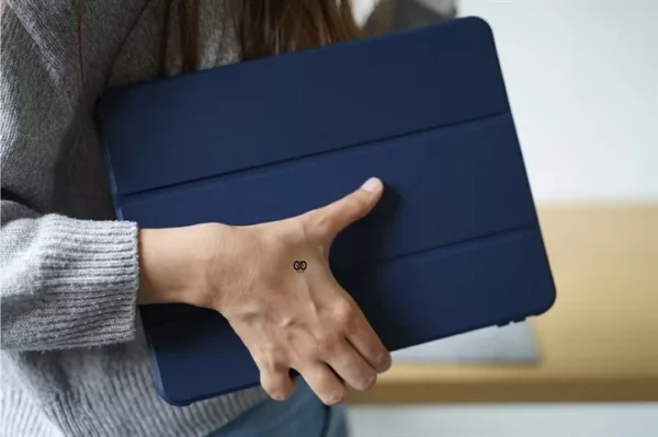 Ultra Hybrid iPad Case