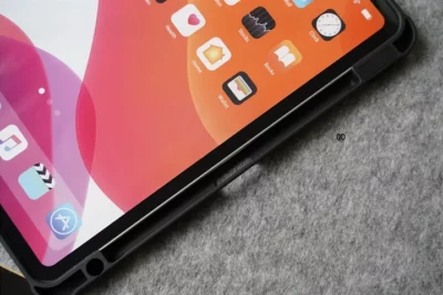 Ultra Hybrid iPad Case