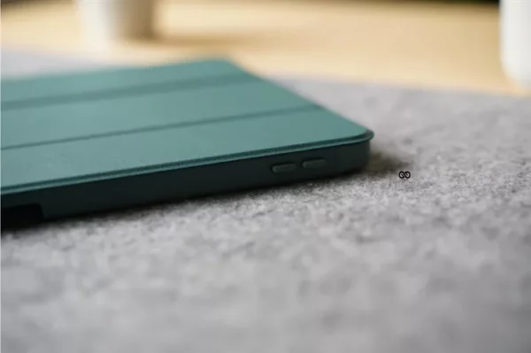 Ultra Hybrid iPad Case - Image 21