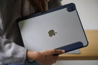 Ultra Hybrid iPad Case