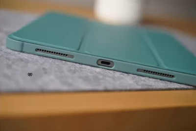 Ultra Hybrid iPad Case
