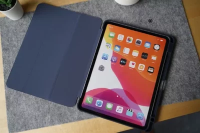 Ultra Hybrid iPad Case