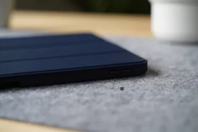 Ultra Hybrid iPad Case