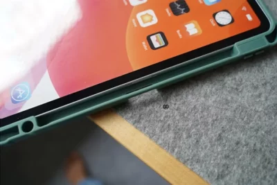 Ultra Hybrid iPad Case