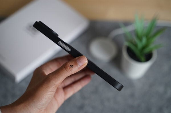 Dark Black Magsafe Ultra Thin Case for iPhone 14 - Image 3