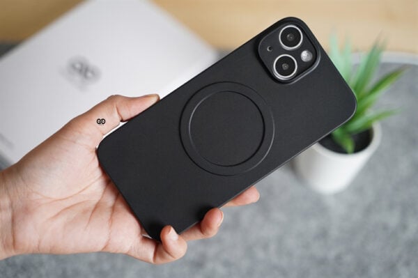 Dark Black Magsafe Ultra Thin Case for iPhone 14 - Image 7