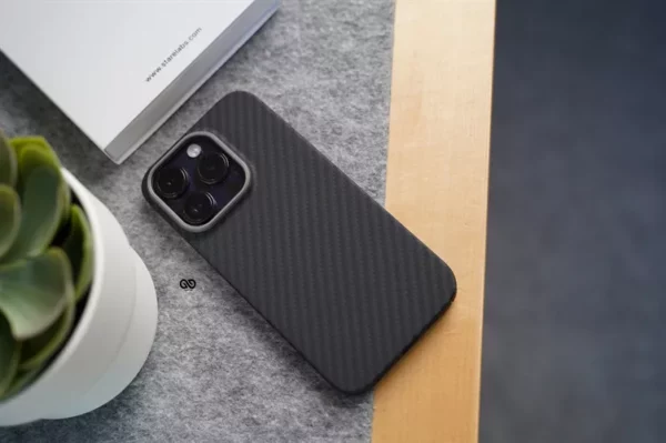 Magsafe Real Aramid Carbon Fiber Case for iPhone 14 Pro - Image 3