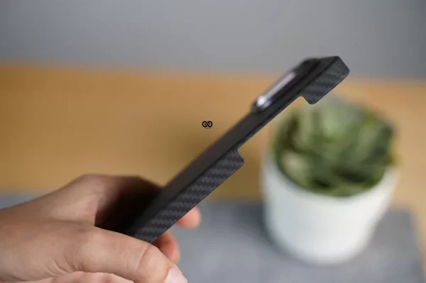 Magsafe Real Aramid Carbon Fiber Case for iPhone 14 Pro - Image 12