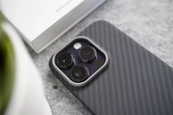 Magsafe Real Aramid Carbon Fiber Case for iPhone 14 Pro - Image 11